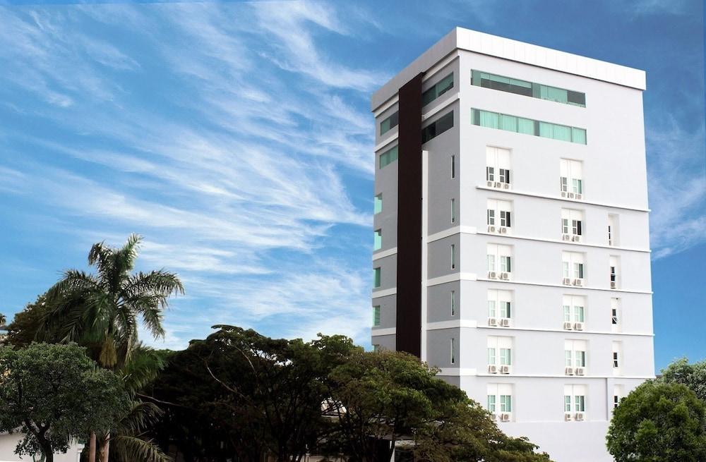 Demelia Hotel 马卡萨 外观 照片