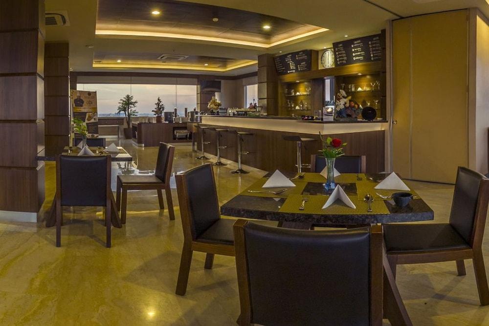 Demelia Hotel 马卡萨 外观 照片